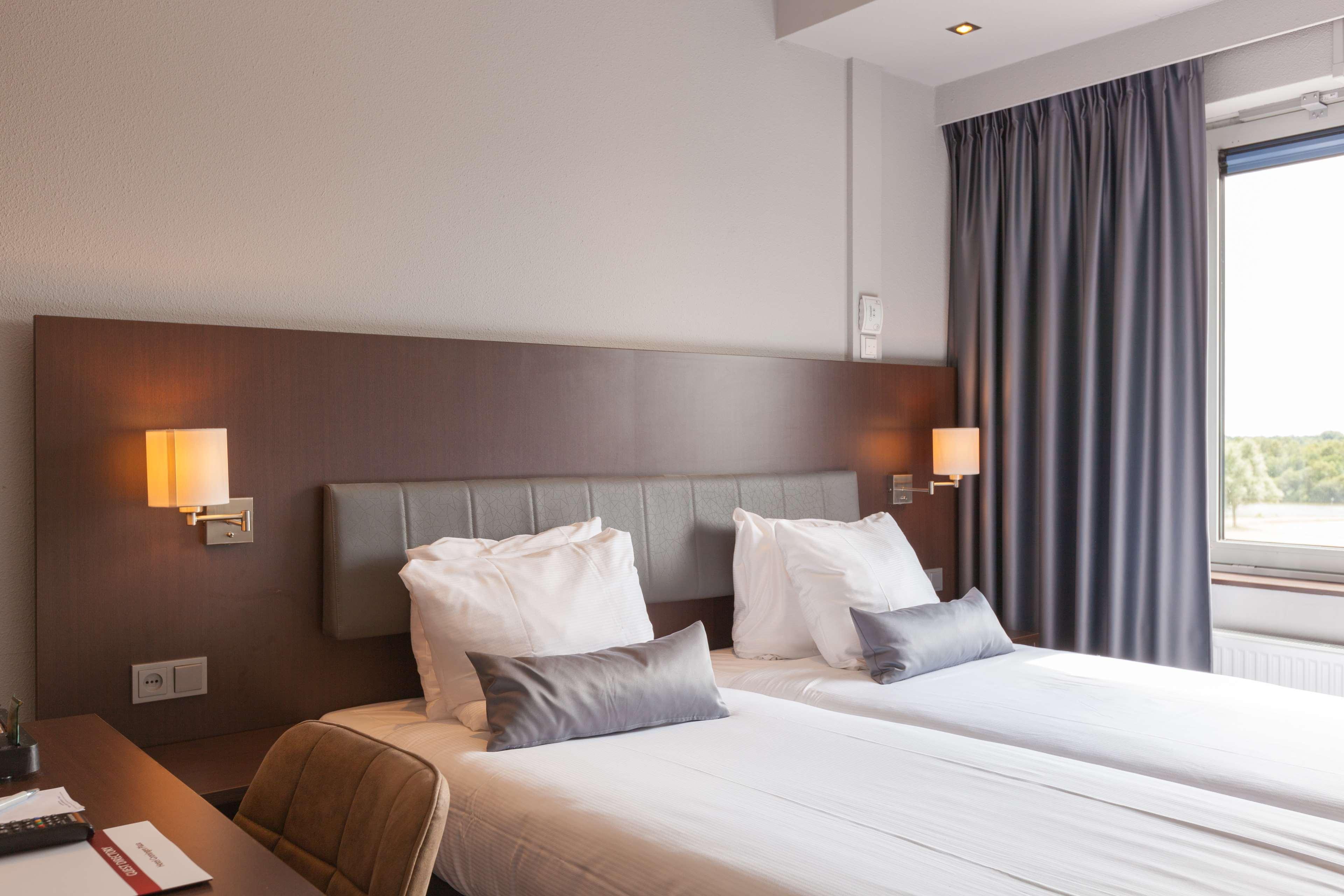 Best Western Plus Flatonia Inn Esterno foto